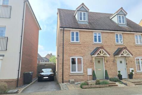 3 bedroom semi-detached house for sale