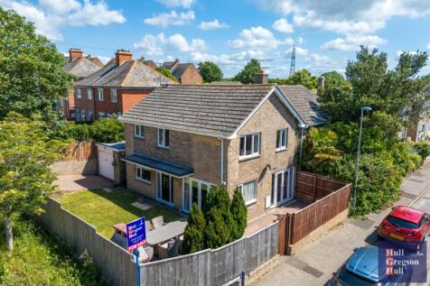 School Close, Chickerell, Weymouth 3 bed semi