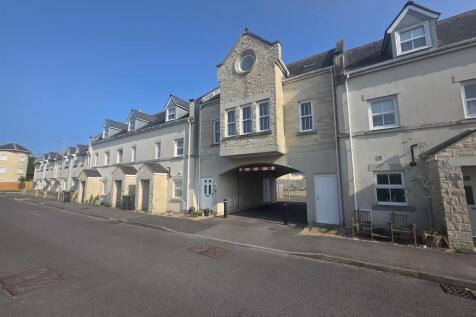 3 bedroom coach house for sale
