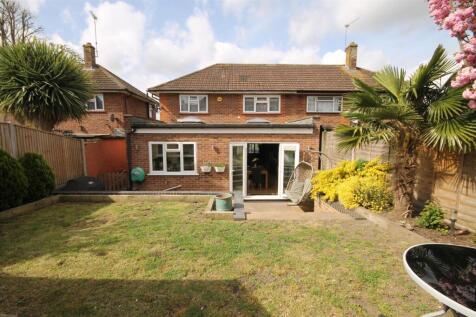 SOUTH END, GREAT BOOKHAM, KT23 3 bed semi