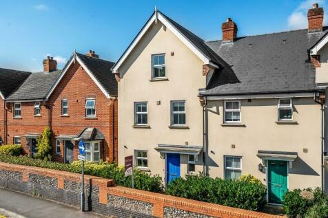 4 bedroom semi-detached house for sale