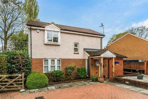 BAKERS WAY, CAPEL, RH5 3 bed detached house for sale