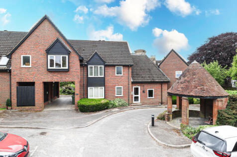 Christchurch Close, St Albans, AL3 1 bed flat for sale