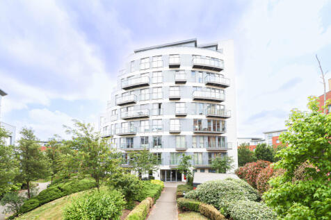 Charrington Place, St. Albans... 2 bed flat for sale