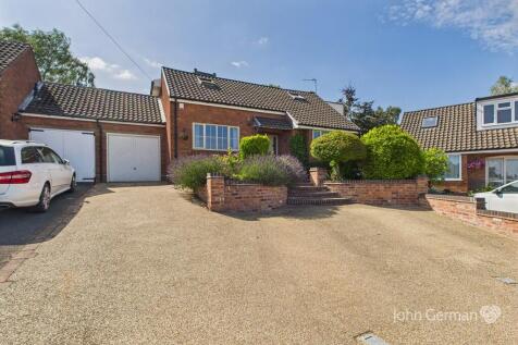 Eastridge Croft, Shenstone, Lichfield 4 bed link detached house for sale