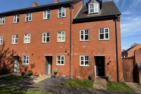 3 bedroom end of terrace house for sale