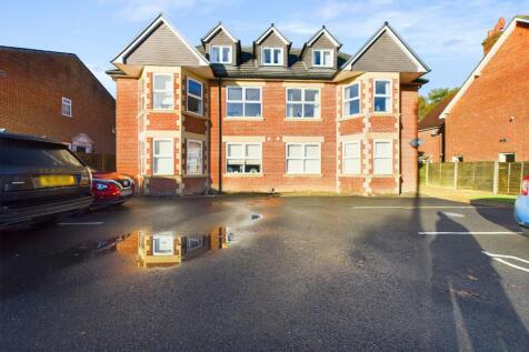 York Road, Broadstone, Dorset, BH18 2 bed apartment for sale