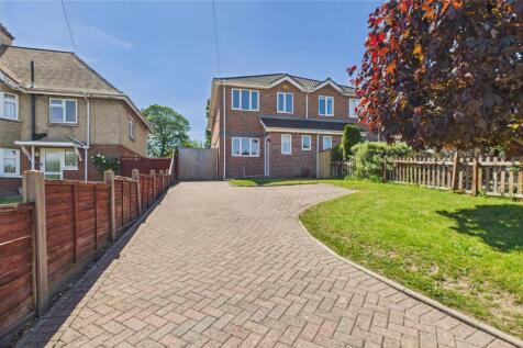 3 bedroom semi-detached house for sale