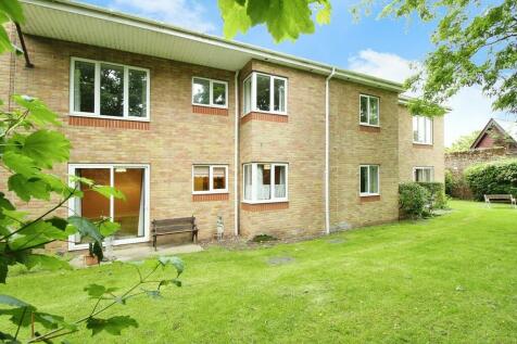 1 bedroom ground floor flat for sale