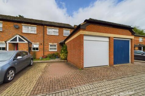 Old Brewery Close, Aylesbury, HP21 7SH 3 bed end of terrace house for sale