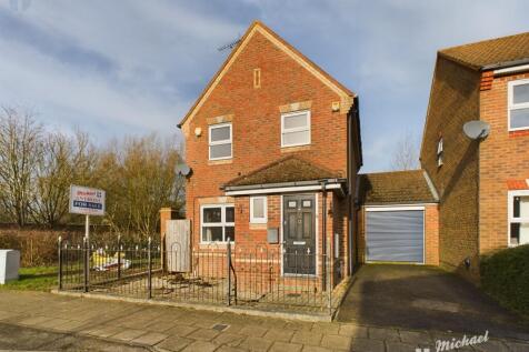 Sandhill Way, Aylesbury 3 bed detached house for sale