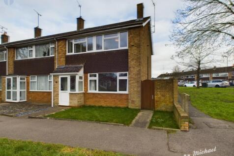 Chadwell Path, Aylesbury... 3 bed end of terrace house for sale