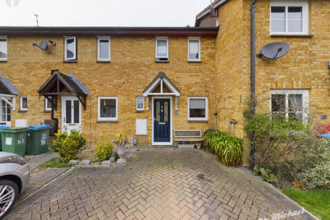 Meadow Way, Aylesbury, Buckinghamshire 2 bed terraced house for sale