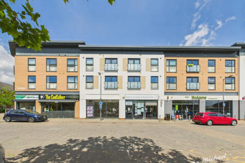 Jubilee Square, Aylesbury 2 bed flat for sale