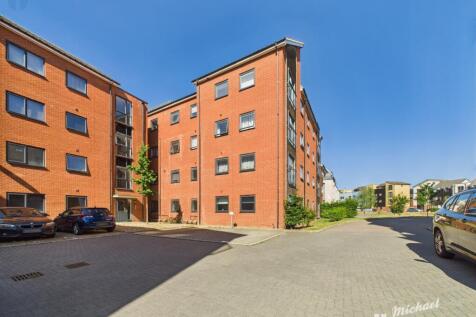 Boldison Close, Aylesbury... 2 bed flat for sale