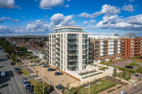 3 bedroom flat for sale
