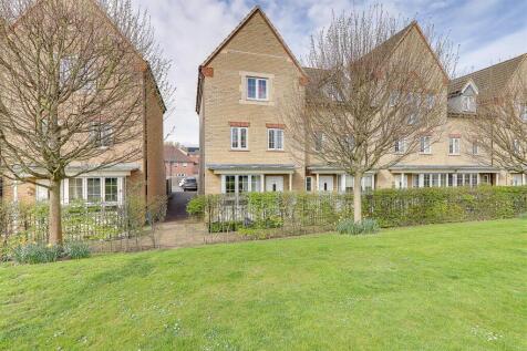 Tagalie Square, Worthing BN13 4 bed end of terrace house for sale