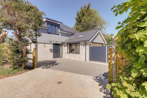 Sea Lane Gardens, Worthing BN12 3 bed detached house for sale