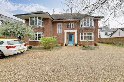 136 Heene Road, Worthing BN11 2 bed flat for sale