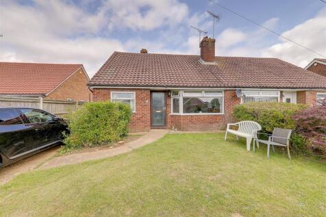 Lingfield Close, Worthing BN13 2 bed semi