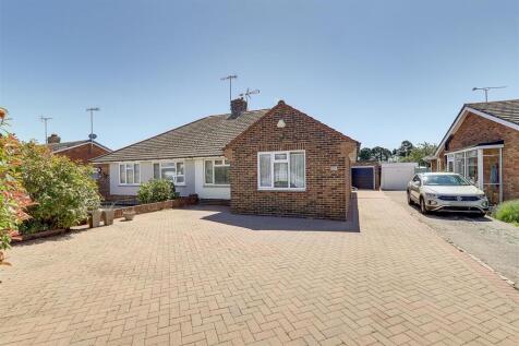2 bedroom semi-detached bungalow for sale