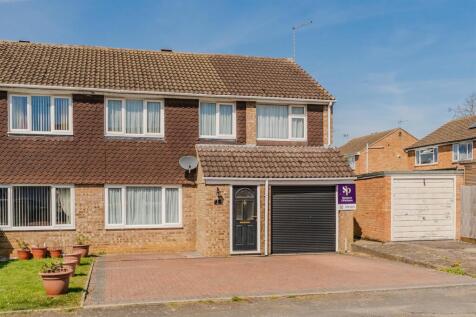 4 bedroom semi-detached house for sale