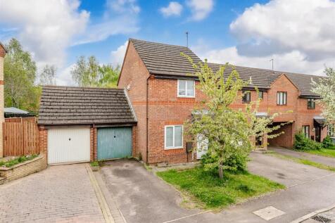 2 bedroom semi-detached house for sale