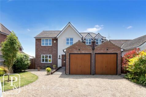 4 bedroom detached house for sale