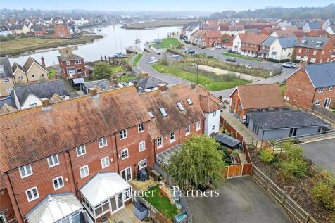 High Street, Rowhedge, Colchester... 3 bed terraced house for sale