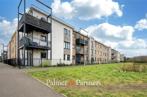 Barcro Square, Colchester, Essex, CO1 2 bed apartment for sale