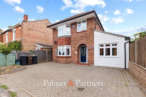 The Cross, Wivenhoe, Colchester... 3 bed detached house for sale