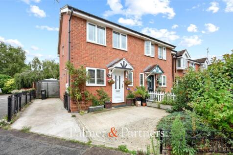 2 bedroom semi-detached house for sale