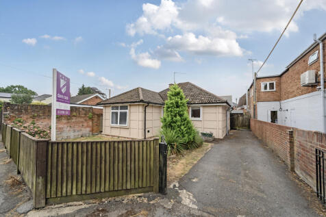 Victoria Road, Reading RG7 3 bed bungalow for sale