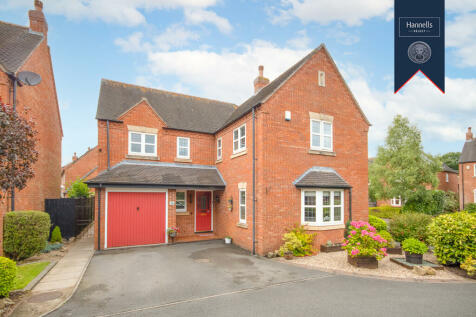 4 bedroom detached house for sale