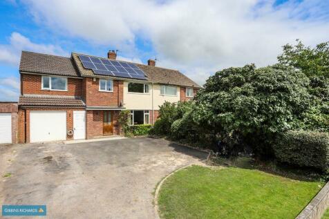 4 bedroom semi-detached house for sale