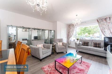 2 bedroom semi-detached bungalow for sale