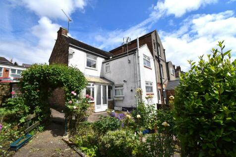 2 bedroom semi-detached house for sale