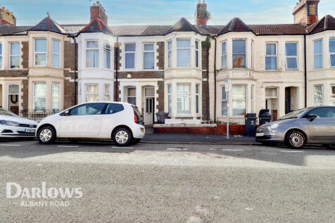 4 bedroom terraced house for sale