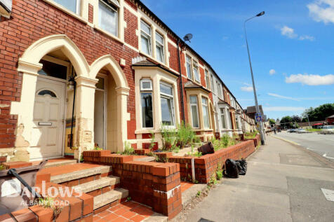 5 bedroom terraced house for sale