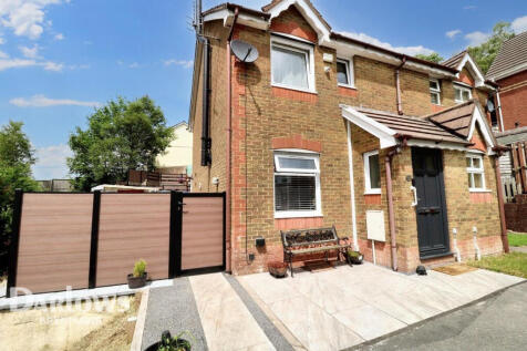 2 bedroom semi-detached house for sale