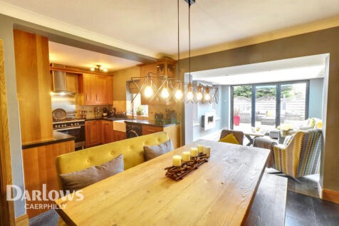 4 bedroom semi-detached house for sale