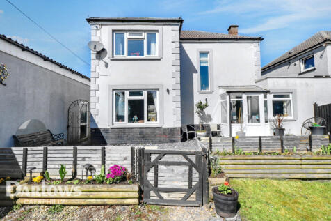 3 bedroom semi-detached house for sale