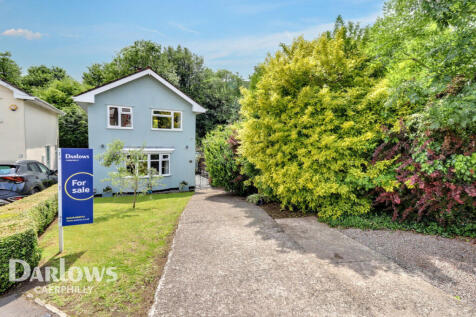 Farm Close, Caerphilly 3 bed detached house for sale