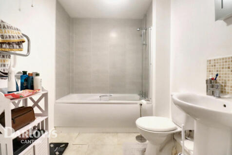 Overstone Court, Cardiff 2 bed apartment for sale