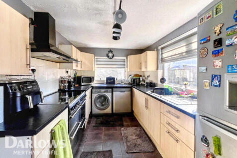 Station Road, Aberdare 3 bed end of terrace house for sale