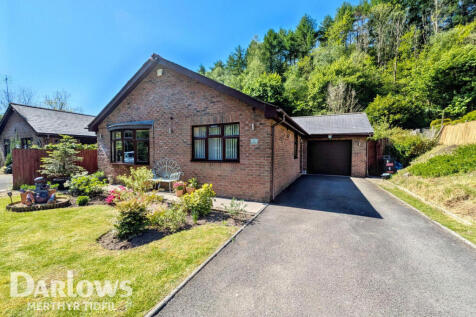 3 bedroom detached bungalow for sale