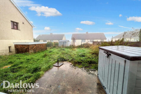 2 bedroom semi-detached house for sale