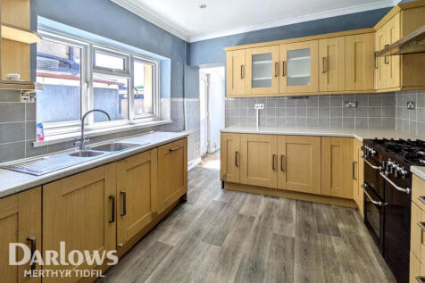 Derlwyn Street, New Tredegar 2 bed terraced house for sale