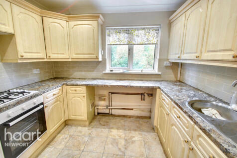 Kings Acre Fields Park Road, Newport 2 bed apartment for sale