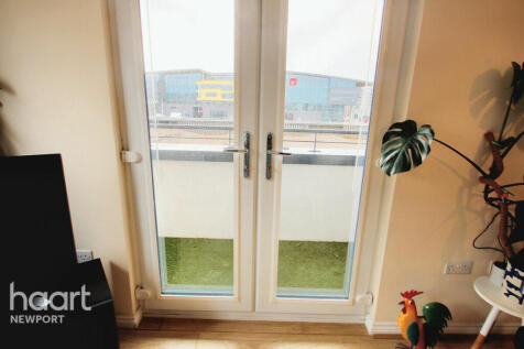 Millennium Walk, Newport 2 bed flat for sale